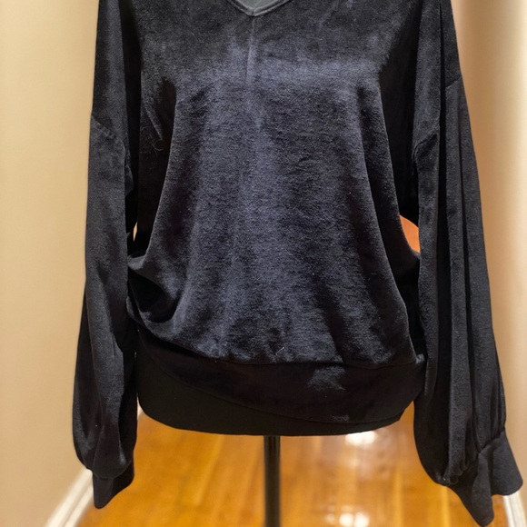 Sweater-On/Off shoulder M/L - Picture 2 of 7